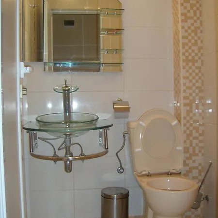 Family The Rocks Hotel *